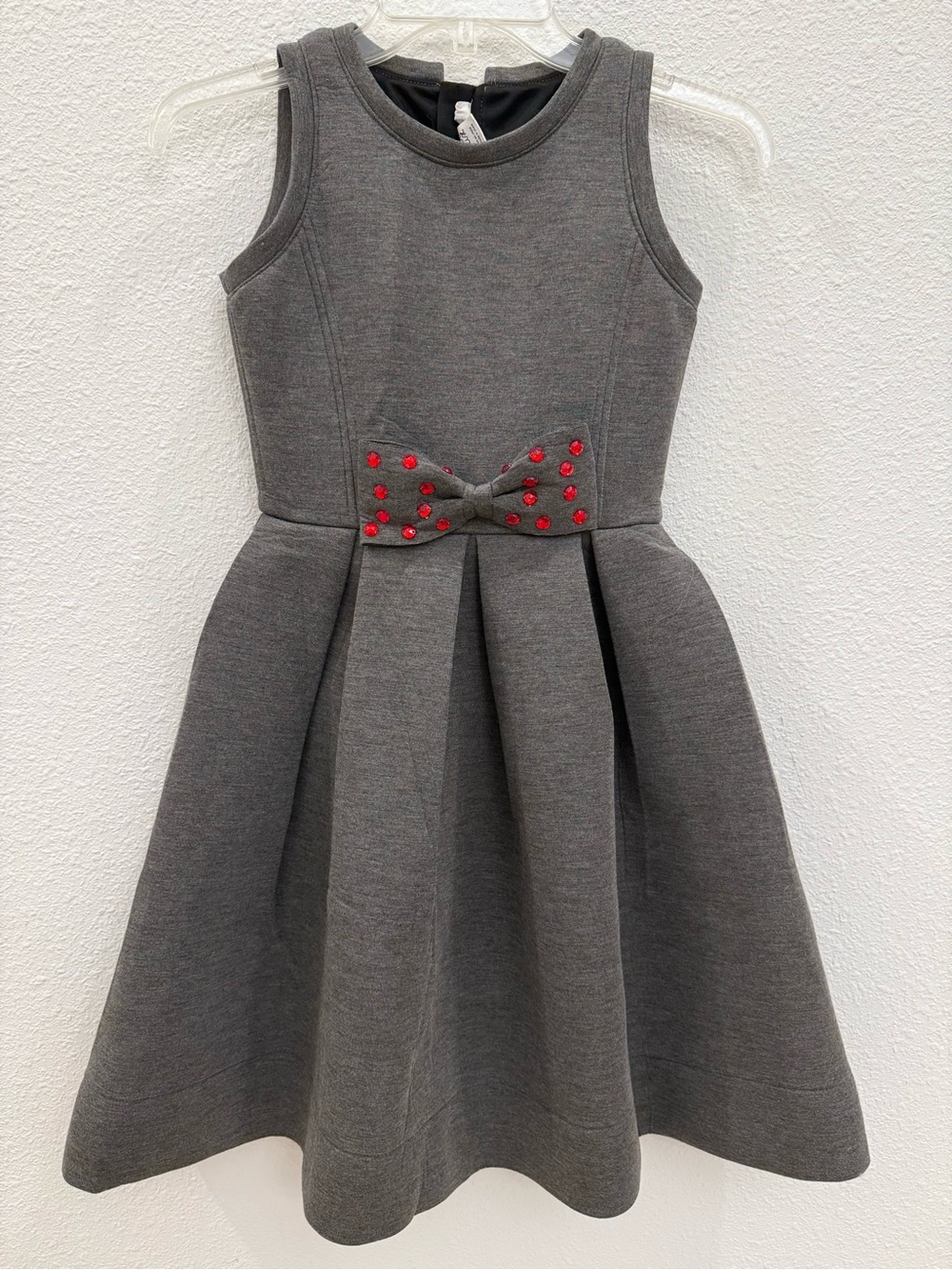 deux par deux Gray Sleeveless Fit-and-Flare Dress with Red Bead Bow